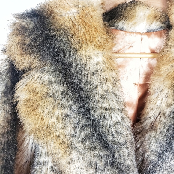 Vintage Sportowne | Union Made Tan Fur Coat Jacket - Picture 2 of 7